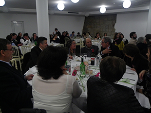 160 pessoas em jantar solidário