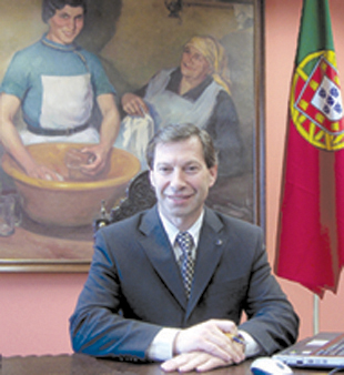 Meirinhos é o novo grão-mestre da Grande Loja