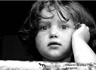 Fotografias em exposição na Biblioteca de Miranda