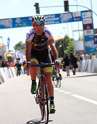 Vilela assina pela Caja Rural