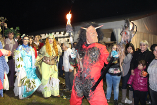 Milhares de pessoas à volta do canhoto em Cidões