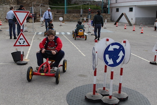 Crianças aprendem boas práticas rodoviárias