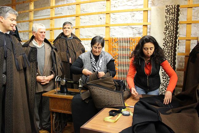 Capa de Honras Mirandesa cada vez mais procurada