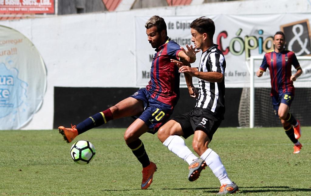 Equipa em construção