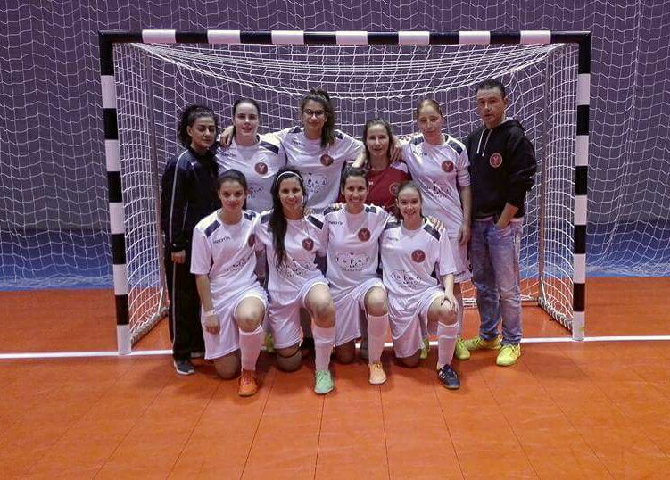 Líder do distrital segue para as meias-finais