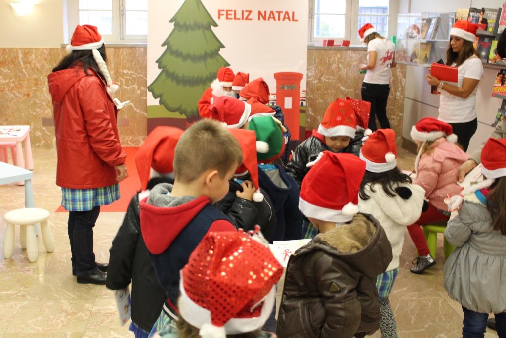 Cem crianças entregaram cartas ao Pai Natal nos CTT de Bragança