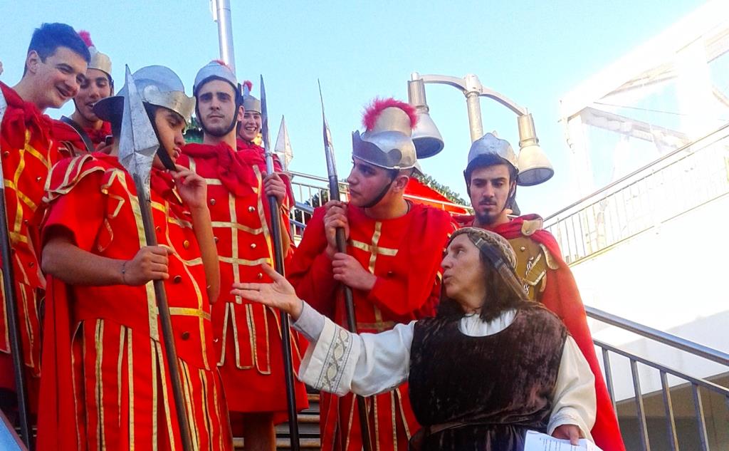 Escola D. Afonso III de Vinhais recria presépio vivo com fins solidários