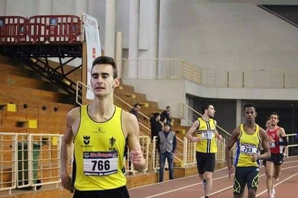 João Melgo bate recorde pessoal nos nacionais de pista coberta
