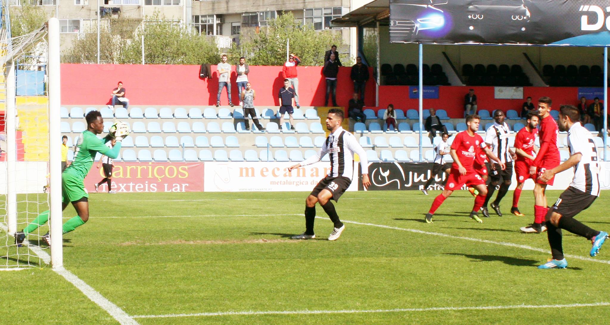 Empates mantém alvinegros invictos