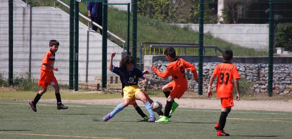 Escola Crescer B deu goleada