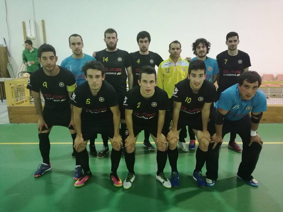 Pioneiros em vantagem na final do play-off