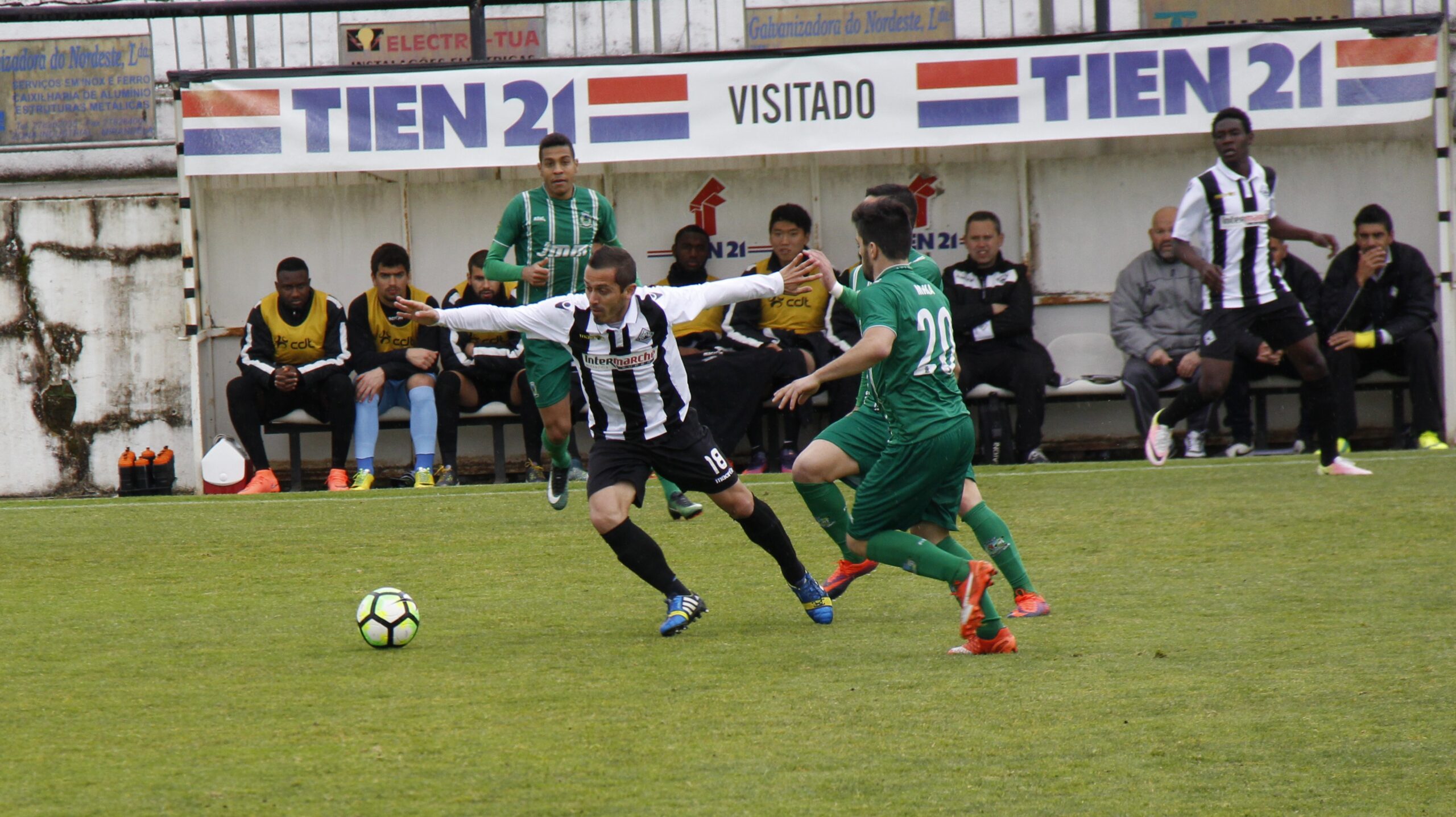 Plantel alvinegro em construção