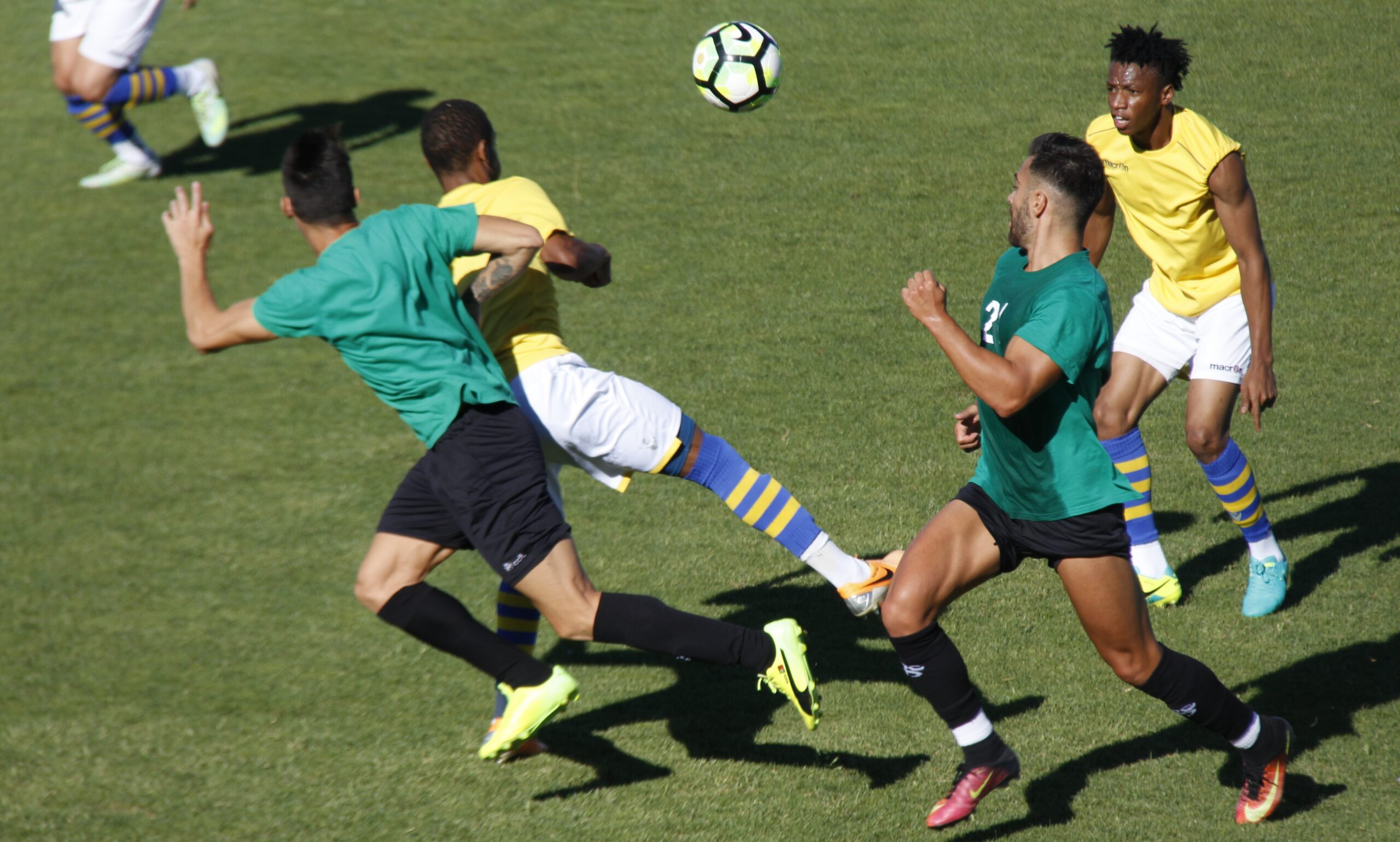 Plantel reduzido e lesões preocupam técnico brigantino