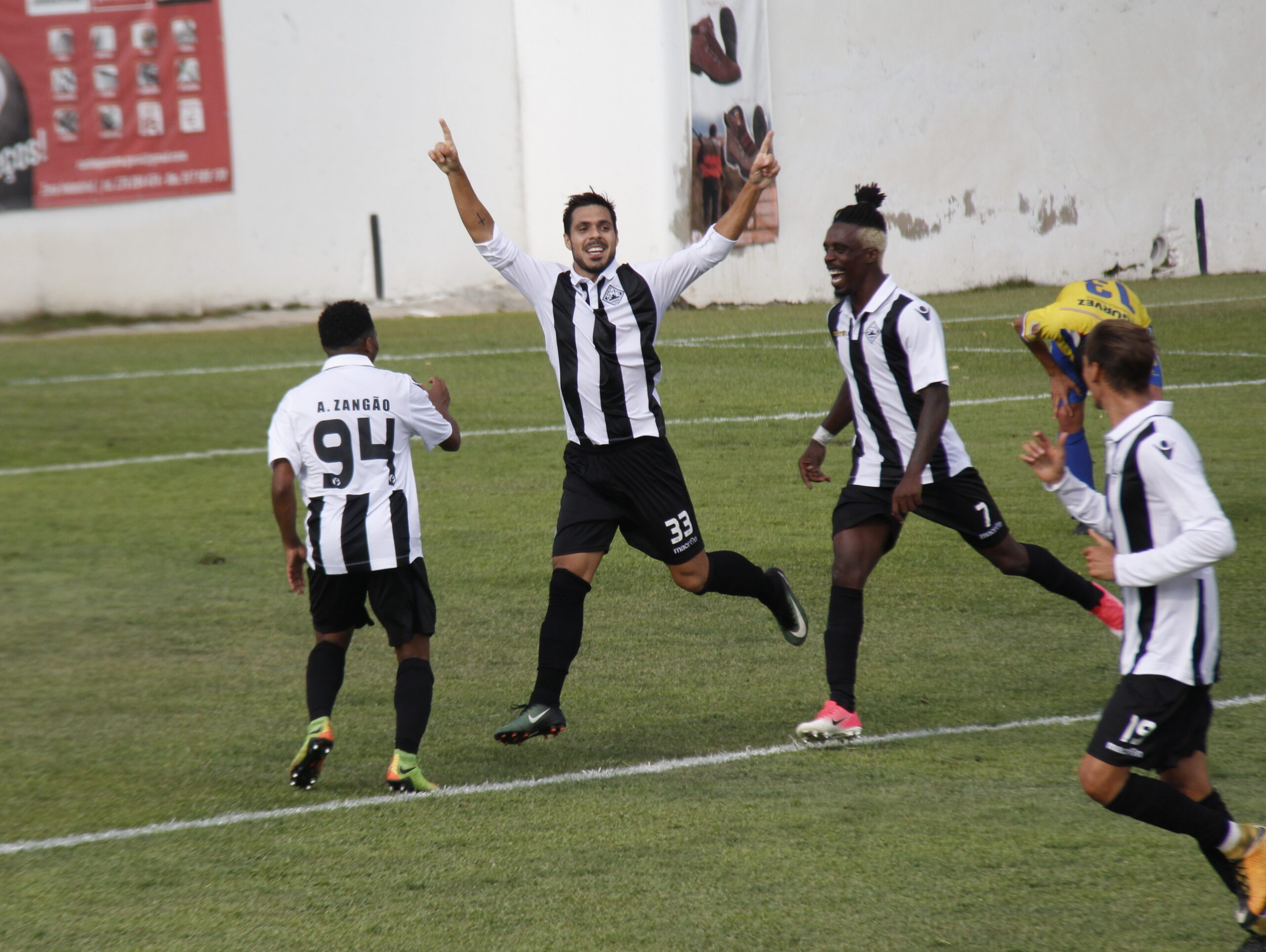 S.C. Mirandela assume liderança do campeonato