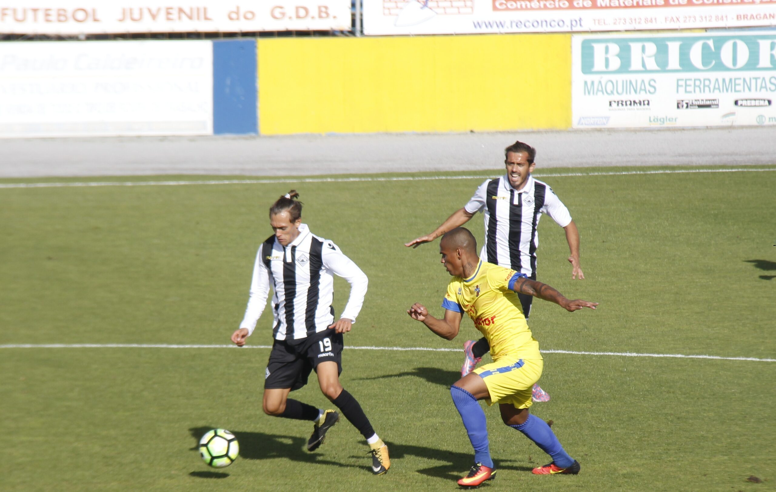 Bragança vence dérbi distrital