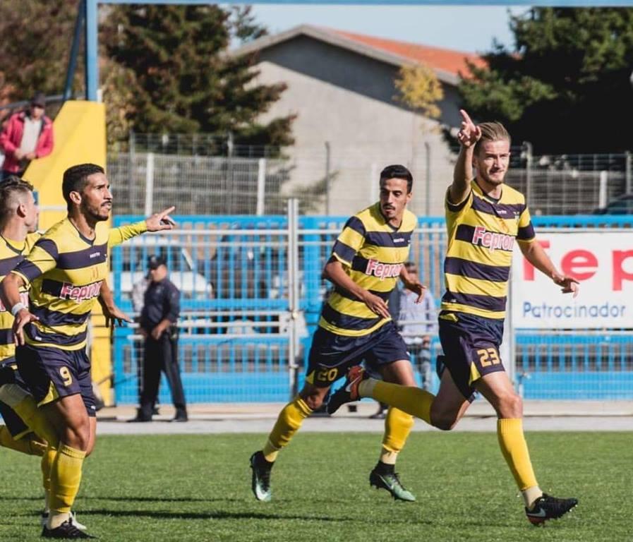 Eixo da defesa preocupa técnico do G.D.Bragança