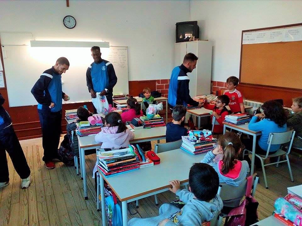 Vila Flor SC leva futebol às escolas