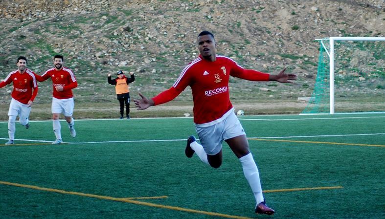 Mirandês vence e segura liderança