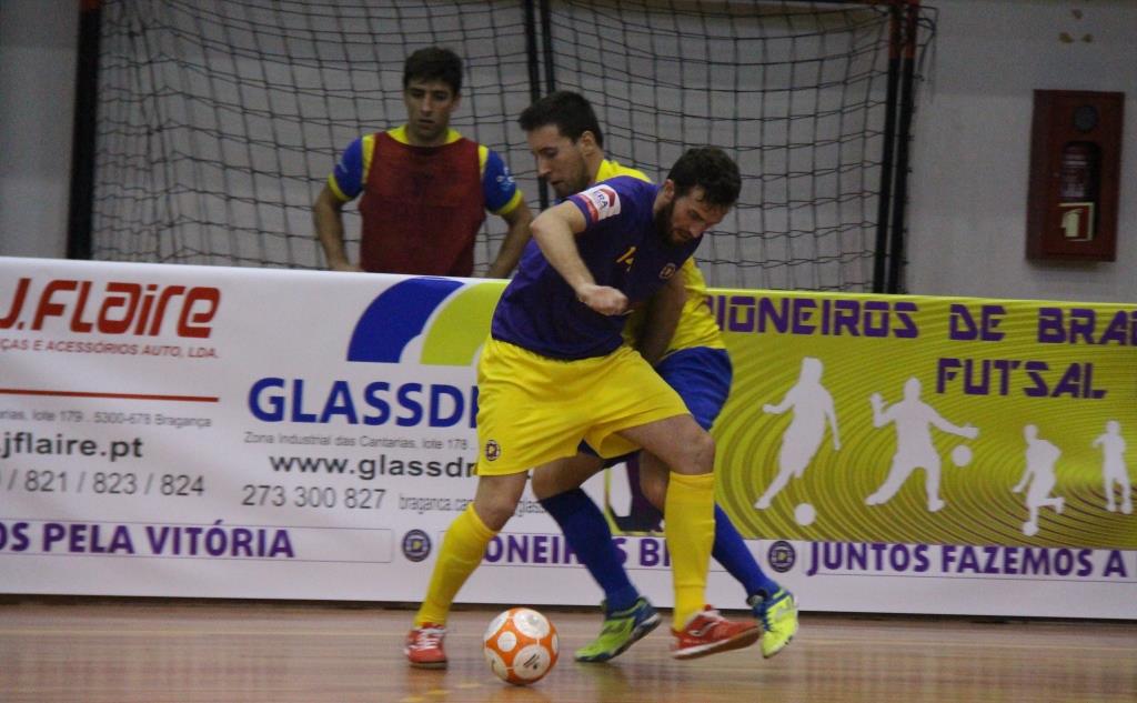 Pioneiros e Mogadouro com jornada de azar