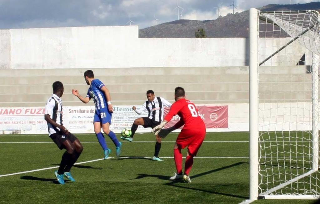Mirandela vence dérbi transmontano
