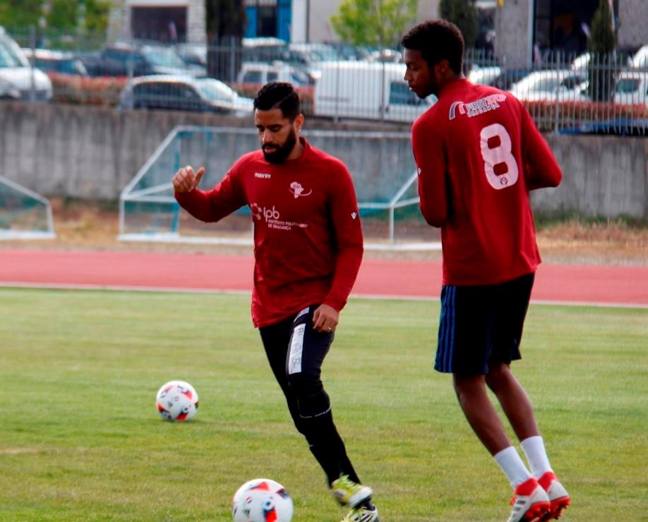Estudantes com lição bem estudada para a estreia na final da Taça da AFB