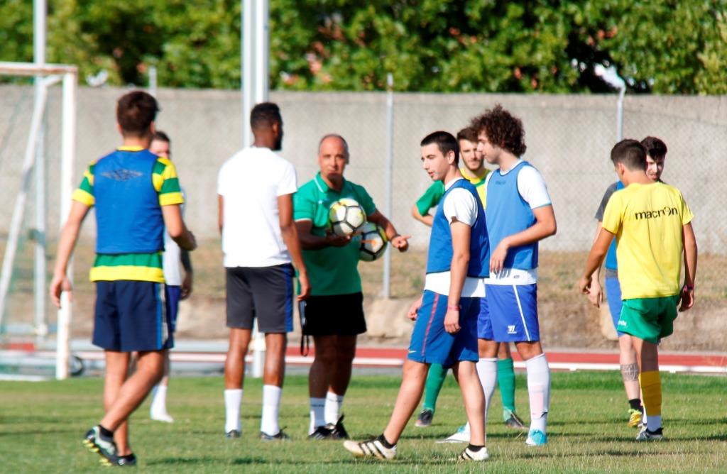 Macedo inicia pré-época com observação de jogadores