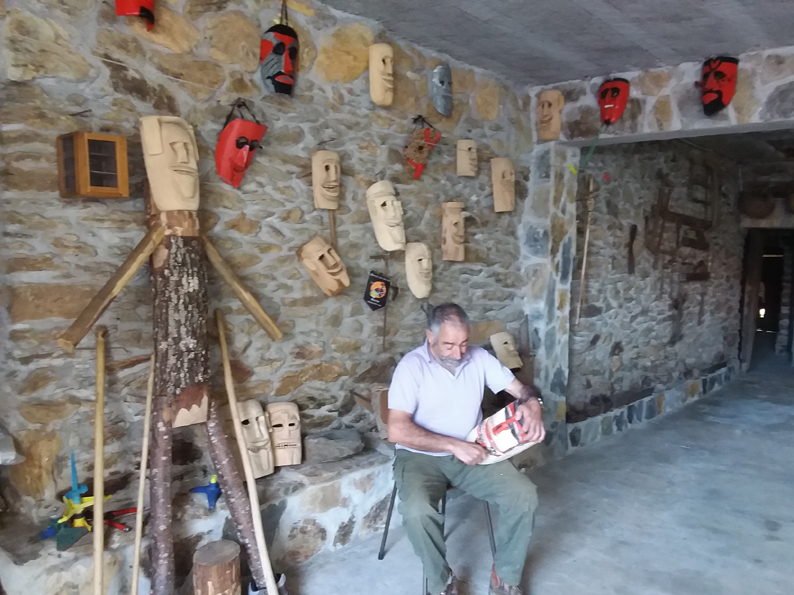 Tio Filinto, o homem que faz caretas