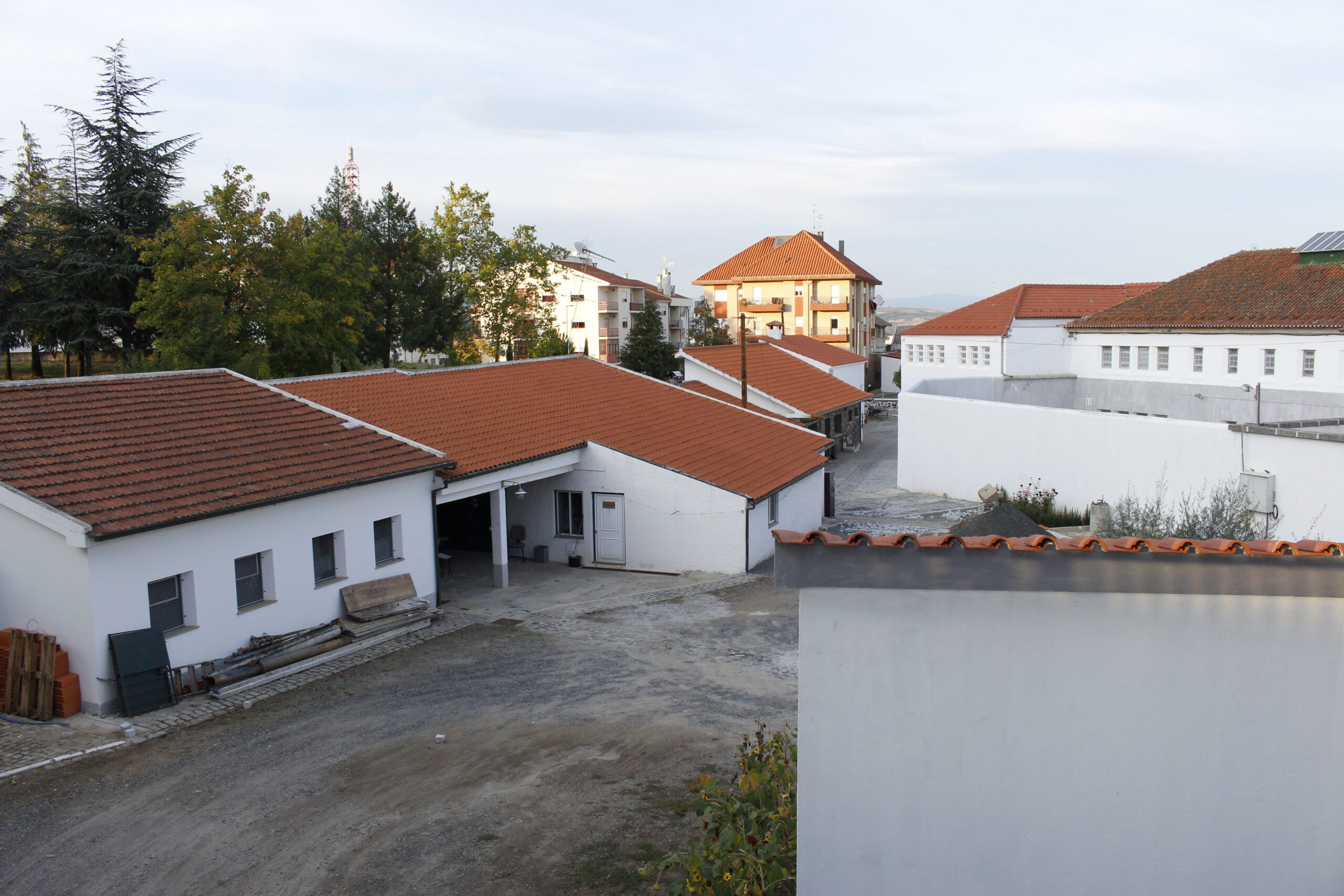 Obras no estabelecimento prisional de Bragança perturbam vizinhos
