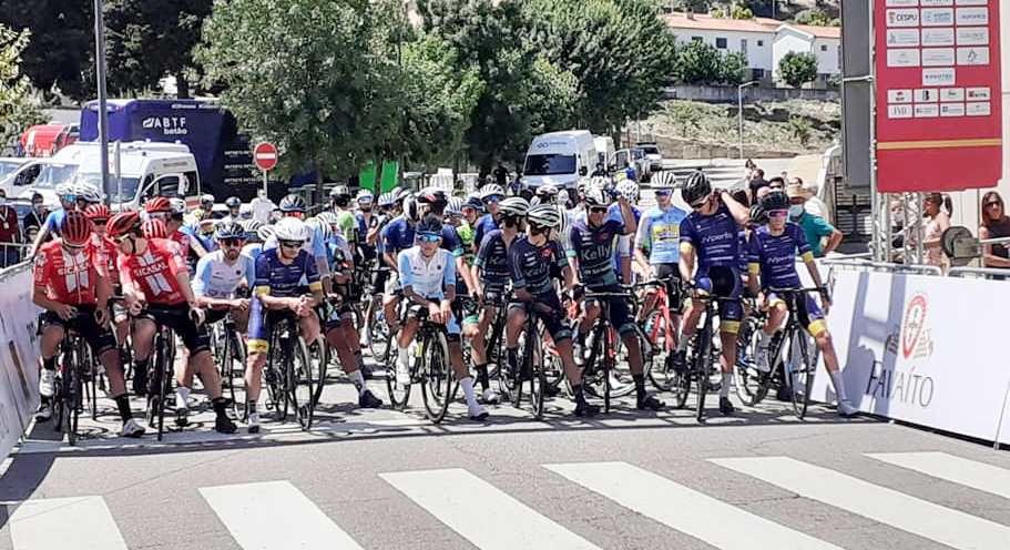 Maurício Moreira vence primeira etapa do GP Douro Internacional