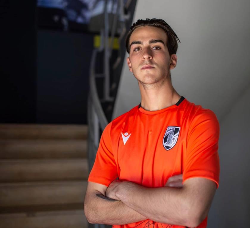 Guarda-redes natural de Vinhais é reforço do Vitória SC Guimarães
