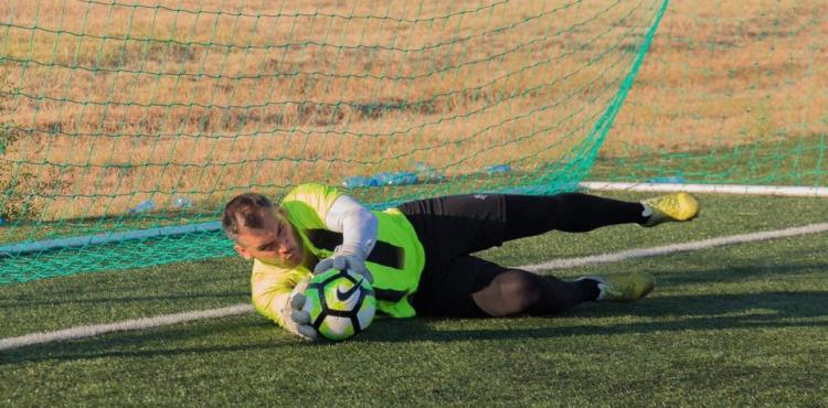 Armando reforça a baliza do G.D. Sendim