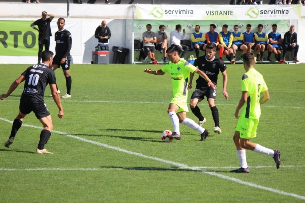 Corunha salva Mirandela da derrota