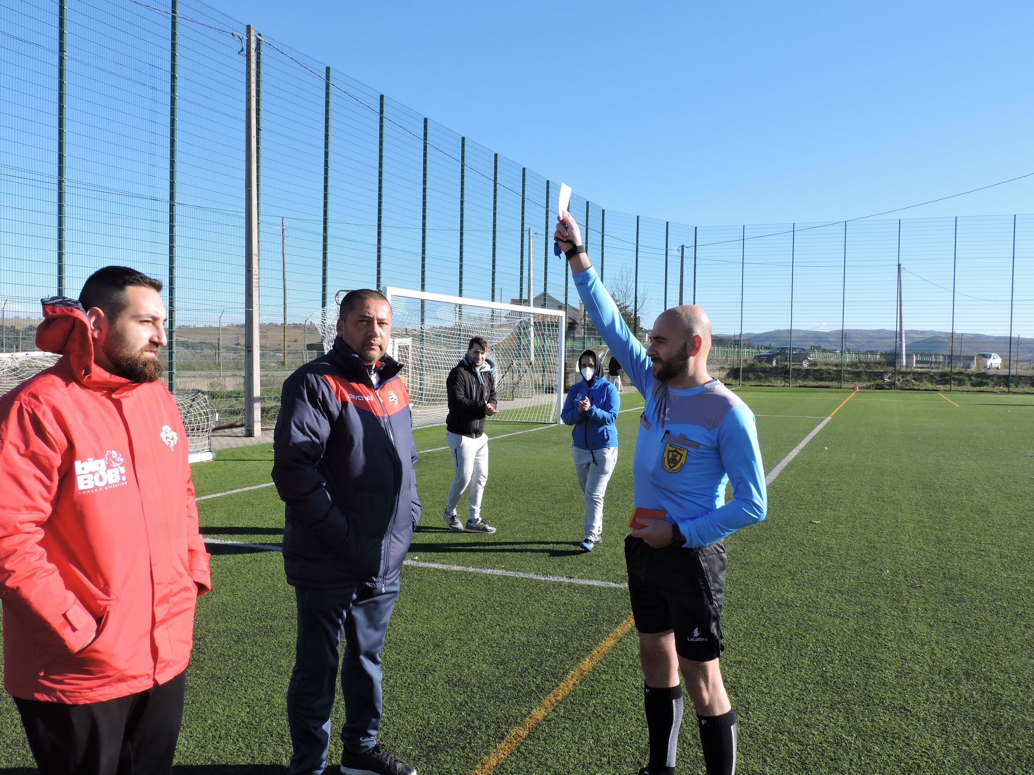 Cartão Branco mostrado em dois jogos de benjamins