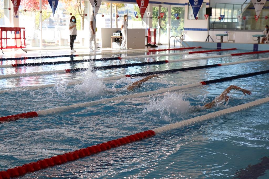 Provas de natação regressaram às Piscinas Municipais de Bragança