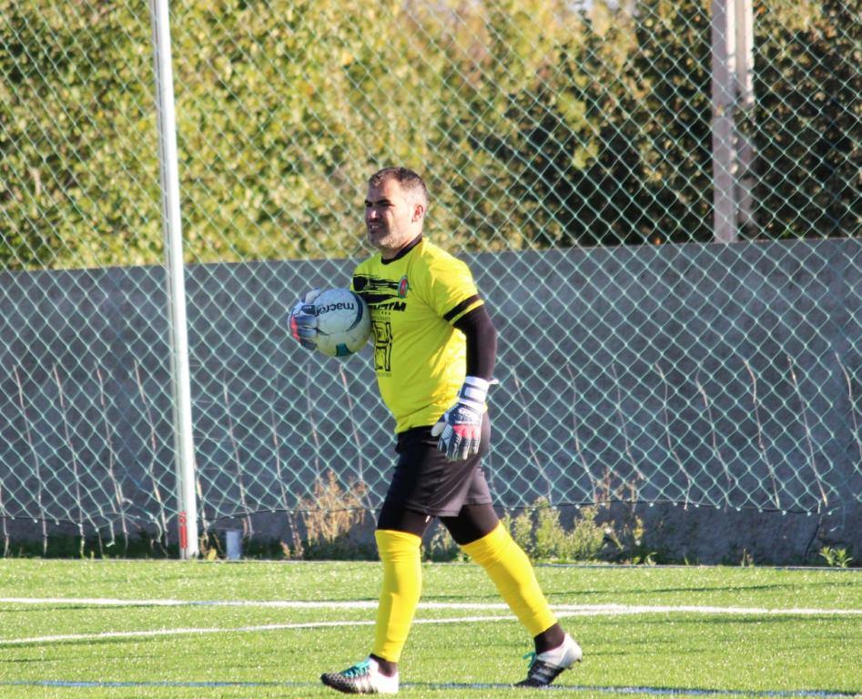 Guarda-redes Armando marca frente ao Mirandês