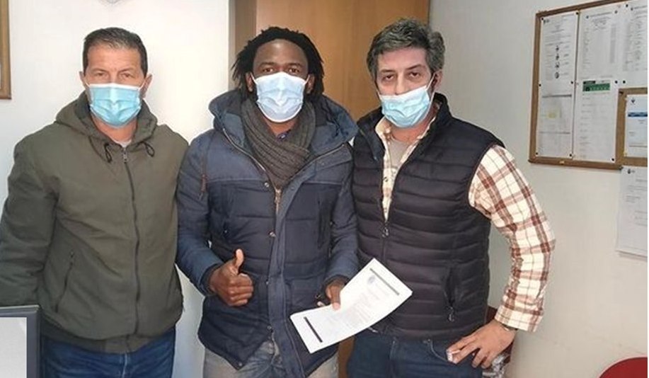 S.C. Mirandela assina protocolo com academia de futebol dos Camarões