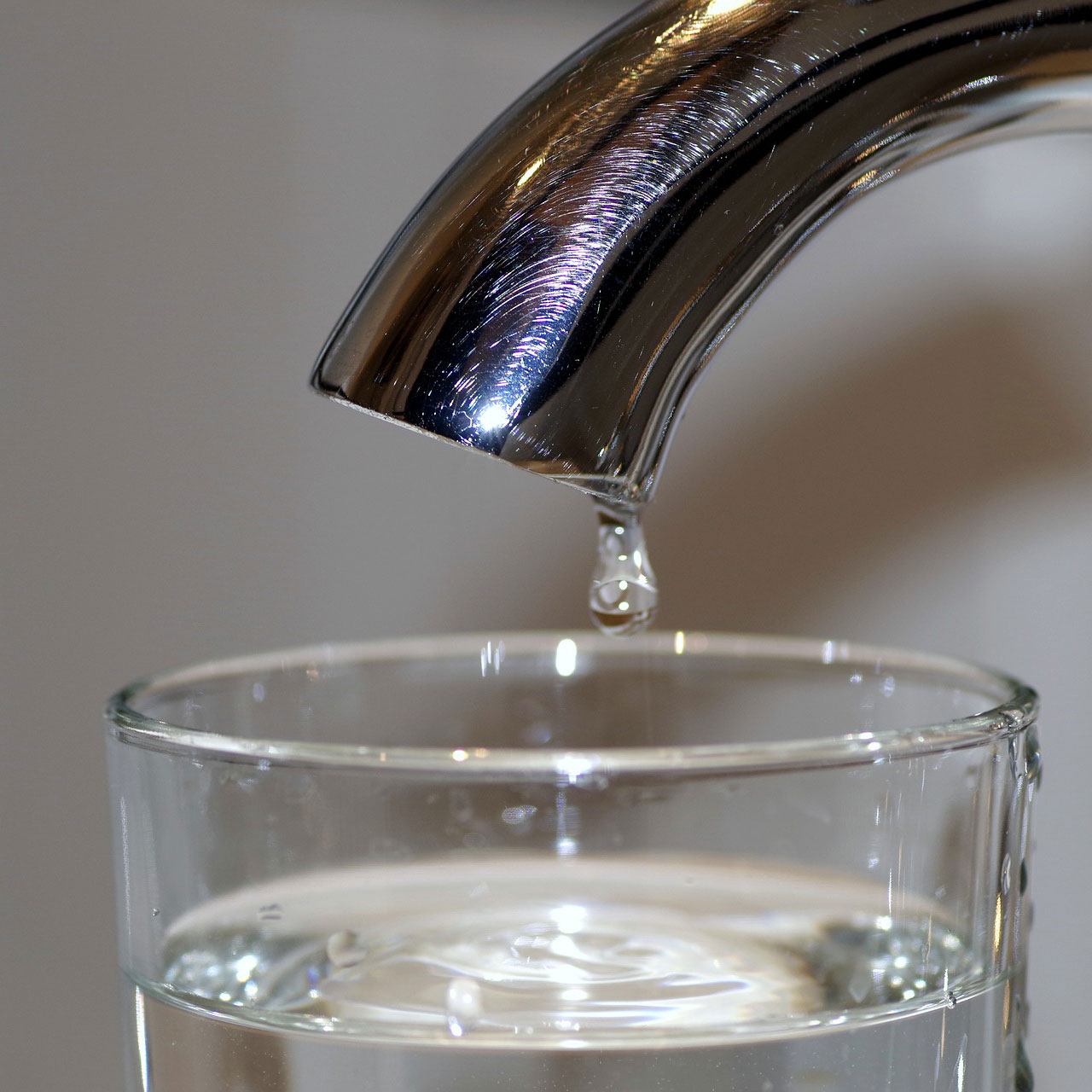 Macedo é o segundo município que mais água desperdiça