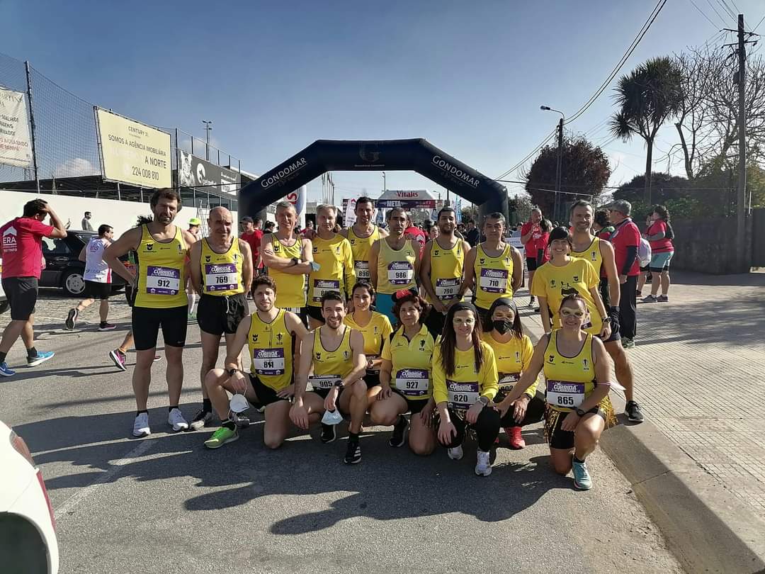 Ginásio Clube de Bragança com participação em massa na Corrida de Carnaval em Rio Tinto