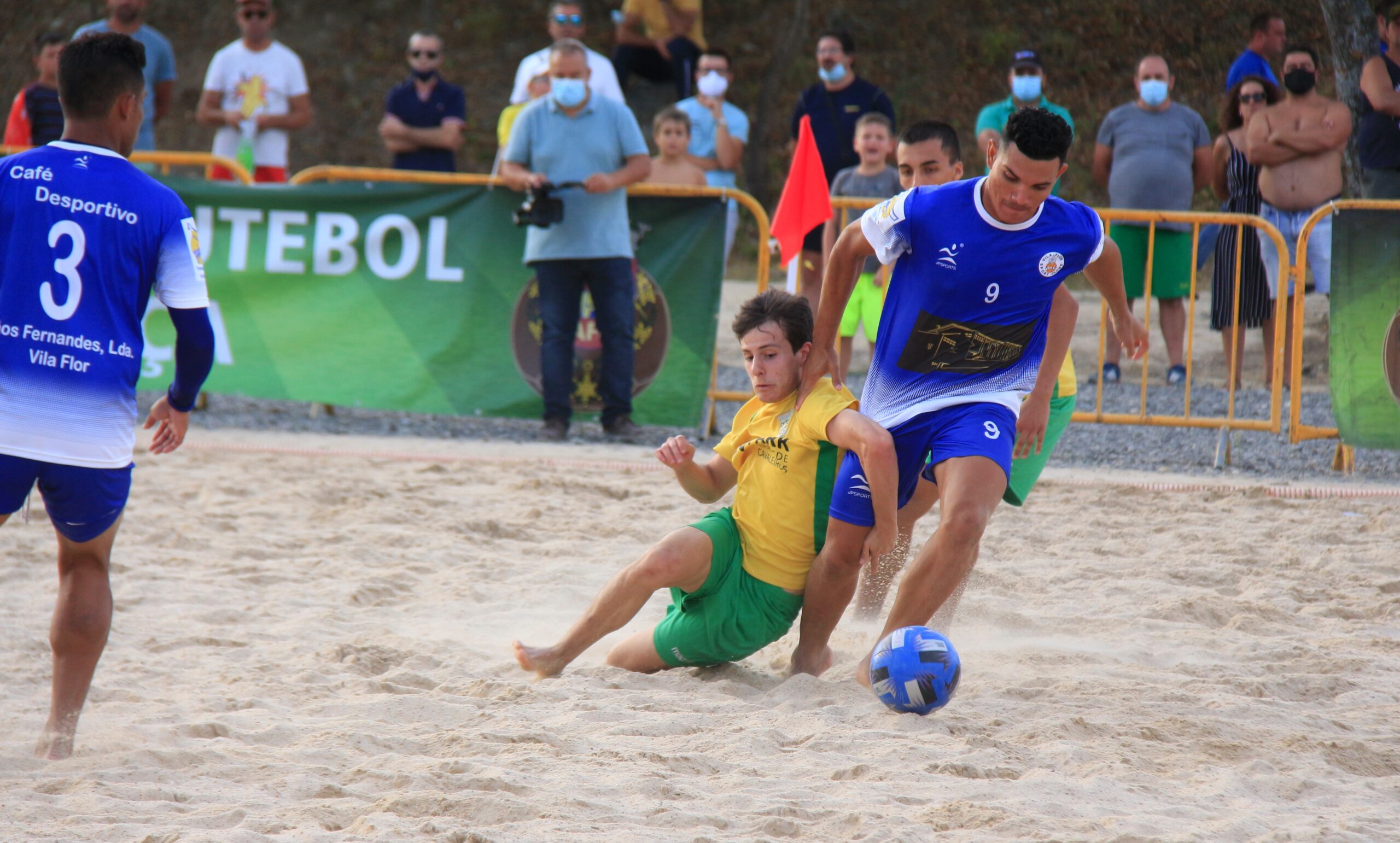 Curso de treinadores de futebol de praia vai avançar