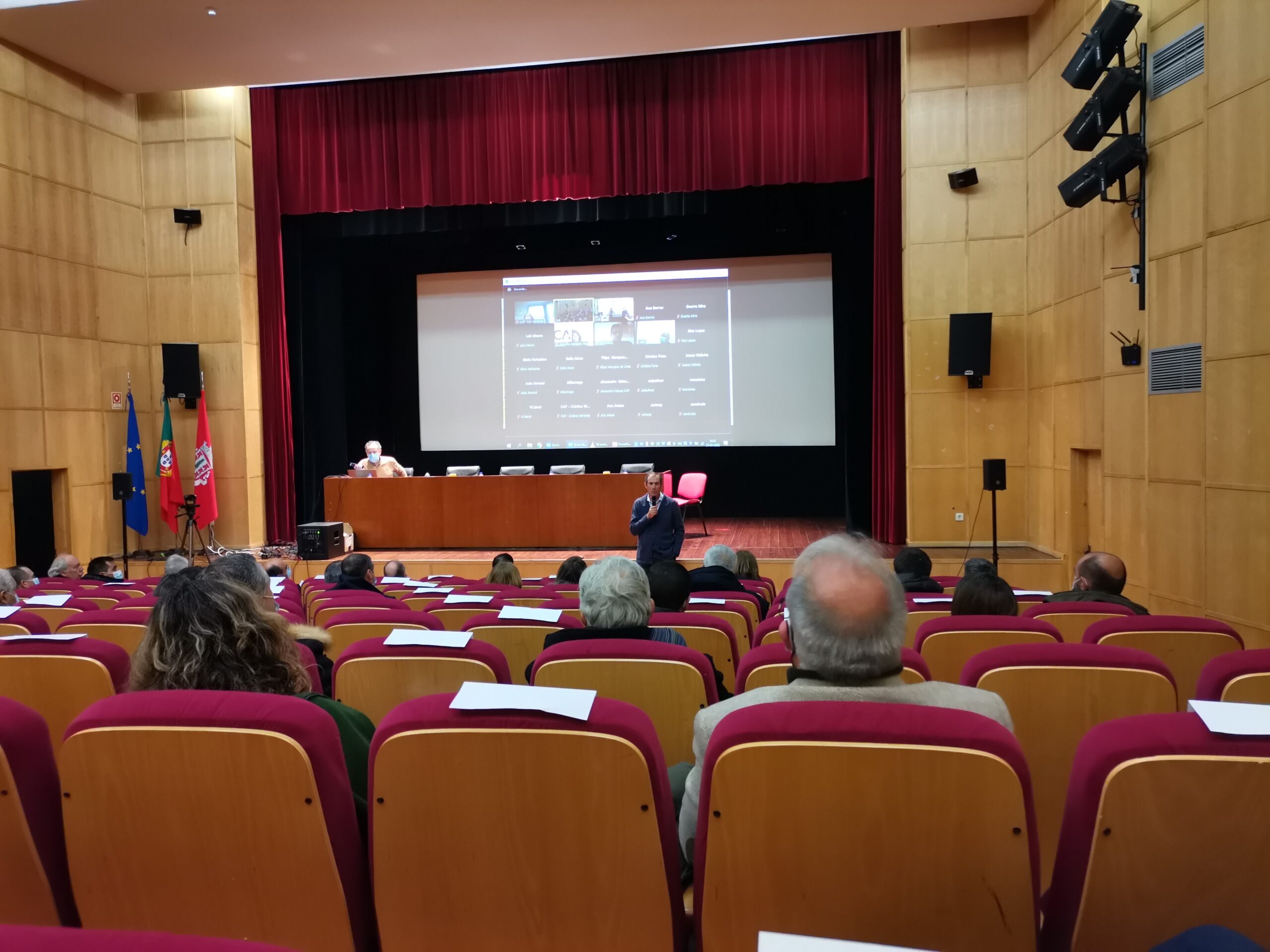 Agricultores queixam-se da dificuldade em aceder aos fundos do PDR