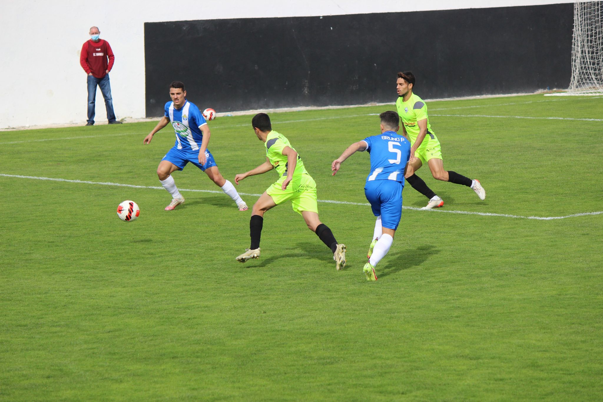 Dérbi equilibrado termina com empate sem golos