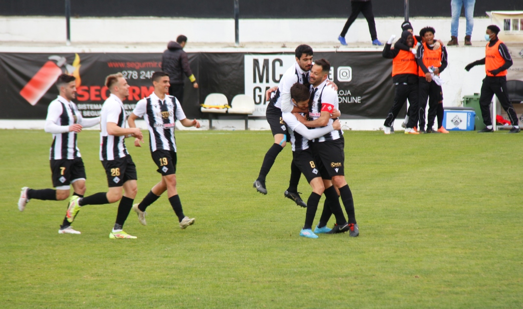 Mirandela soma um ponto fora de portas e termina o jogo apenas com dez