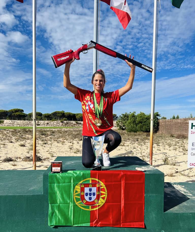 Cidália Fernandes sagra-se bicampeã do mundo de tiro ao prato em TRAP 5