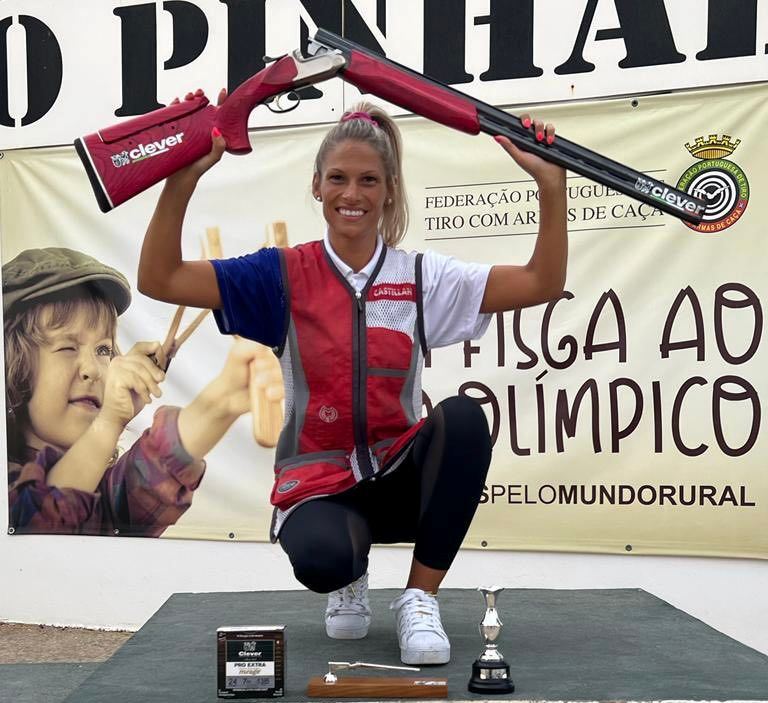 Cidália Fernandes recebe voto de louvor