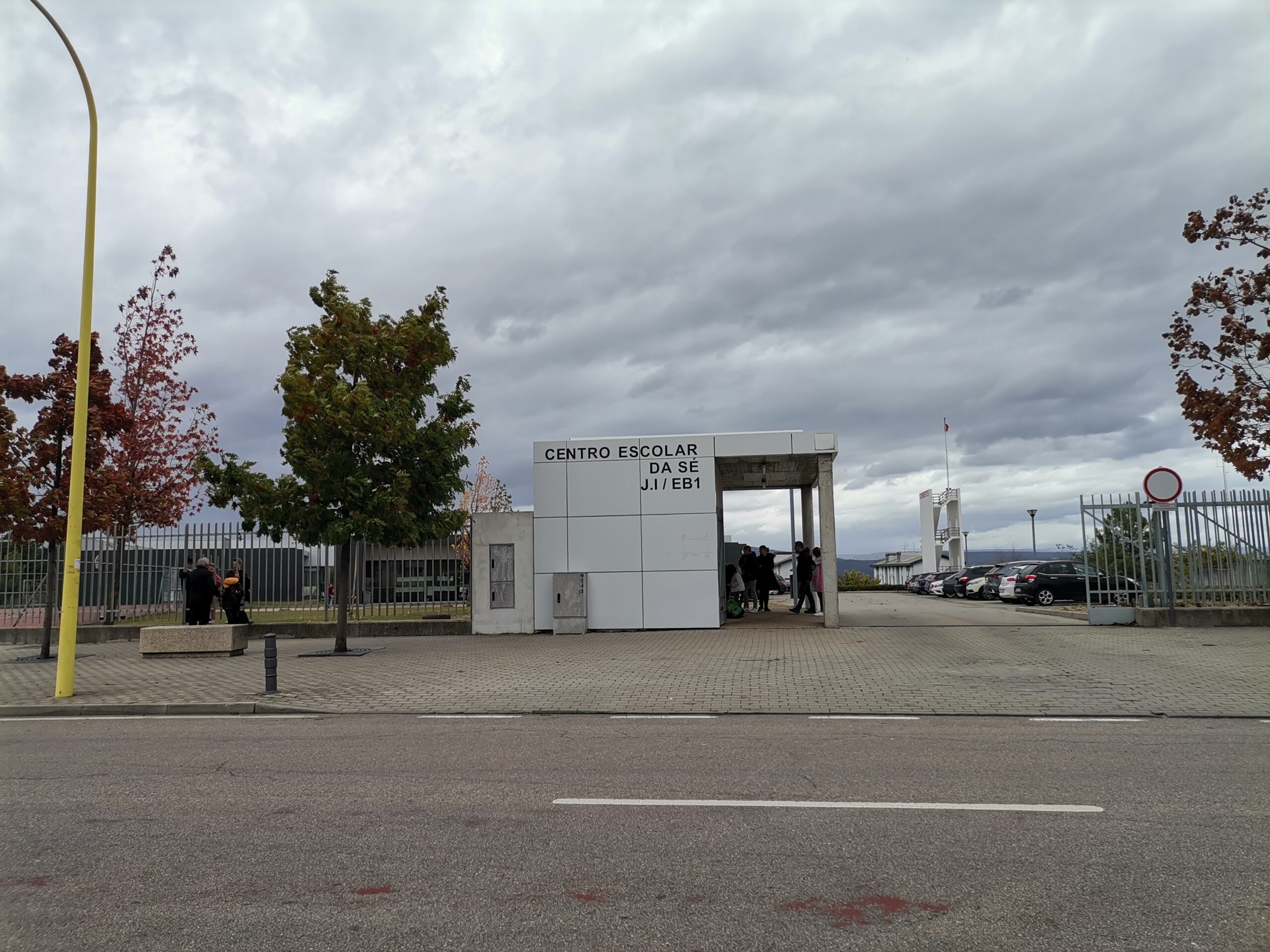 Pais em Bragança indignados por crianças continuarem sem AEC’s e terem que pagar prolongamento de horário