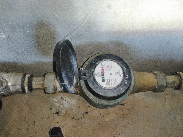 Macedenses contra o pagamento da mudança do contador da água