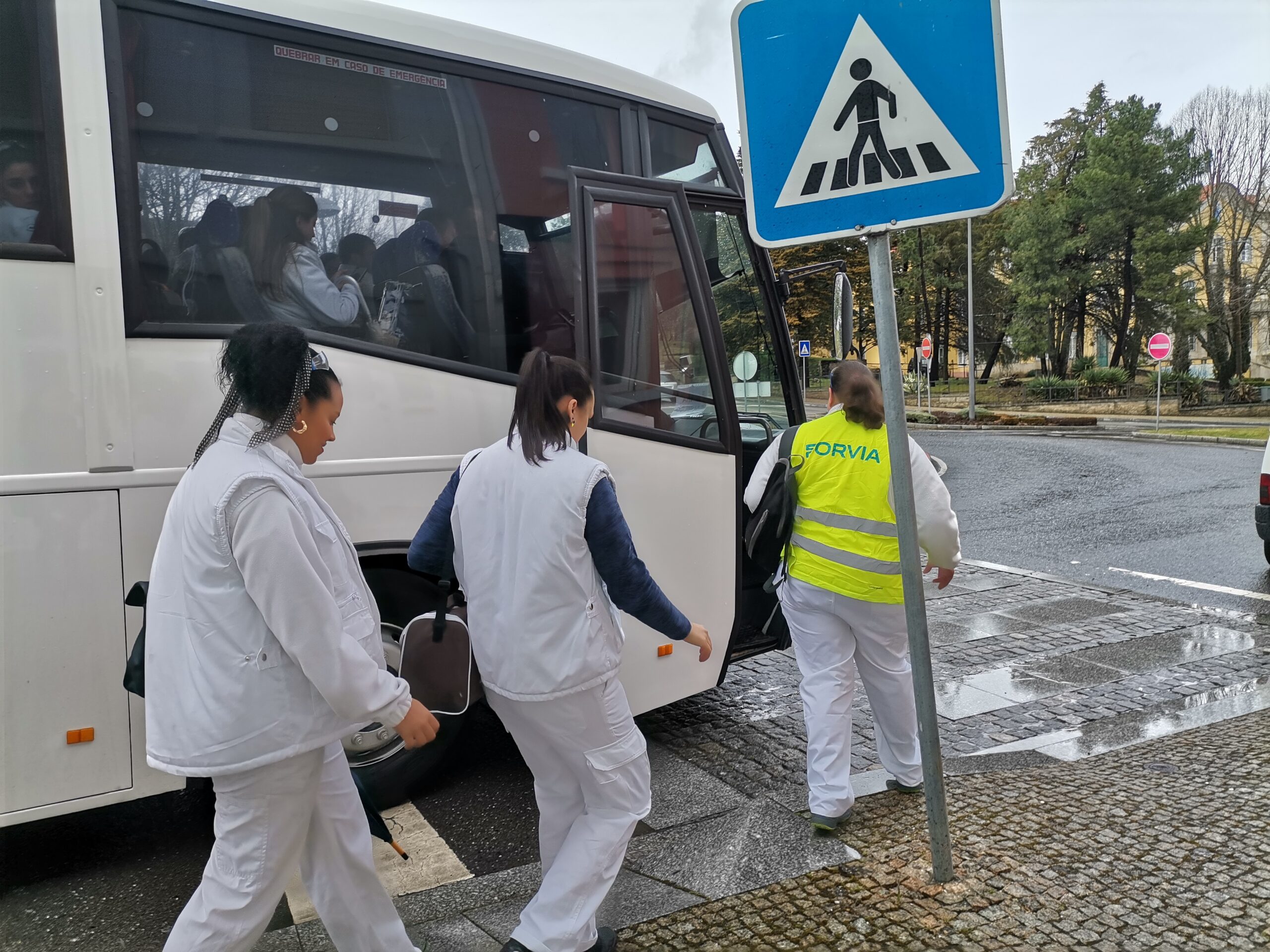 Trabalhadores da Faurecia têm agora transporte público gratuito