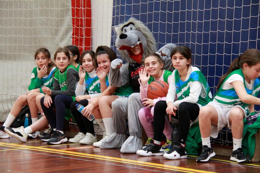 Torneio de Minibasquetebol reuniu cerca de 120 crianças