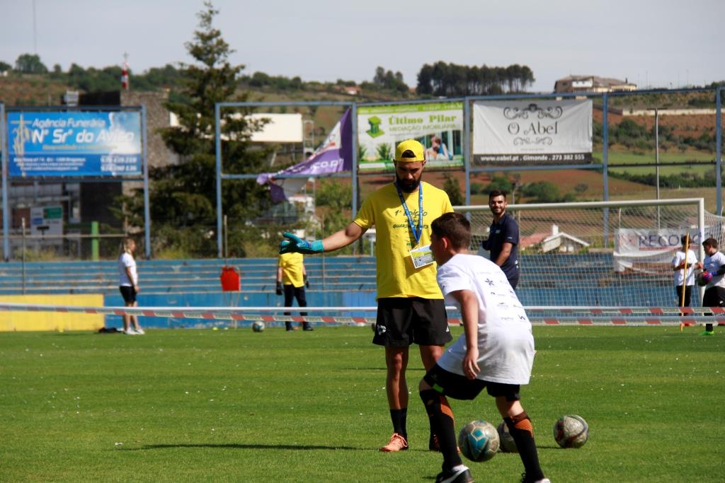 Jovens guarda-redes ganharam bagagem e conhecimentos em acção promovida pelo Grupo Desportivo de Bragança