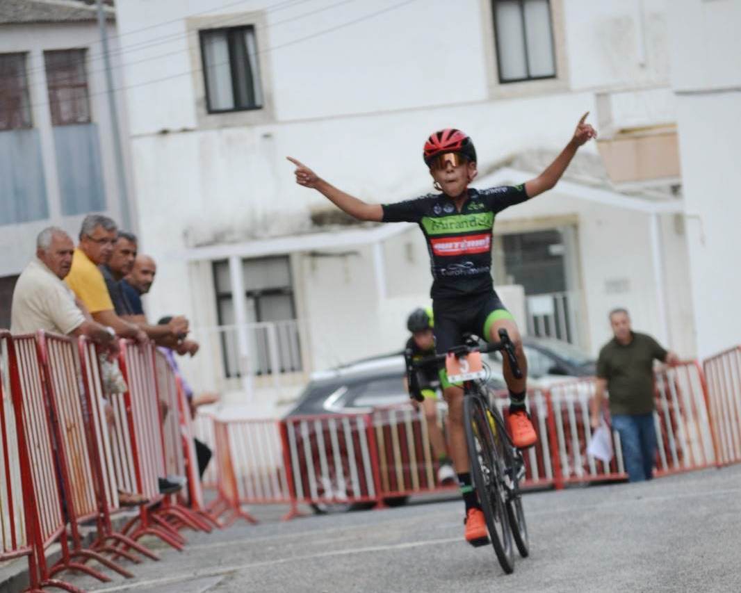 Ciclista mirandelense vence na Lousa